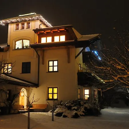 Turala アパート プルツ